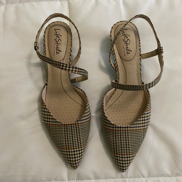 Life Stride  Shoes - Picture 2 of 3